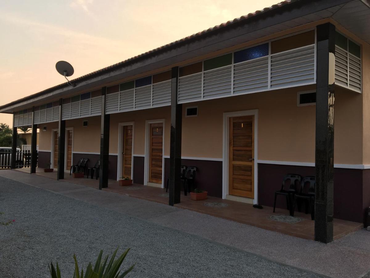 D’ Village Cottage Pantai Cenang  Exteriör bild